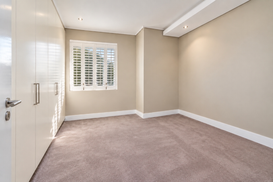 To Let 2 Bedroom Property for Rent in Vredehoek Western Cape